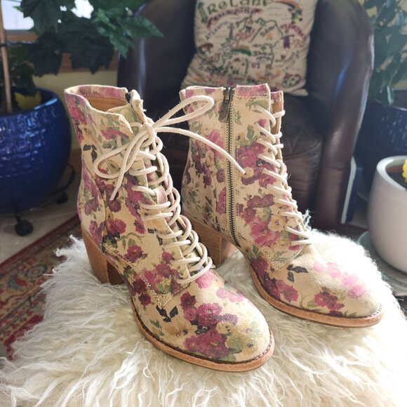 Patricia Nash Shoes - 25059 Brand new Patricia Nash Women's Sicily Lace Up Boots Antique Rose Sz 7